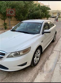 Ford Taurus